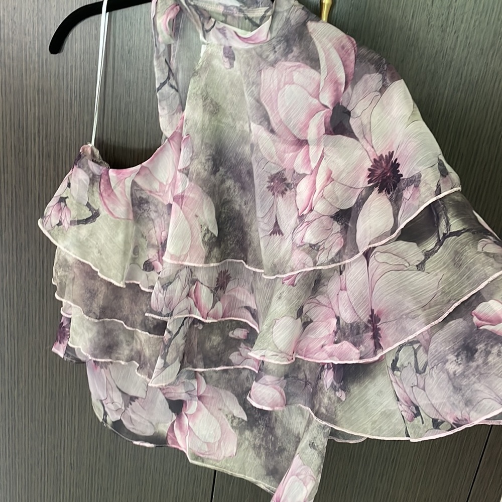Stylekeepers Gorgeous One-Shoulder Ruffle top! - Picture 6 of 9